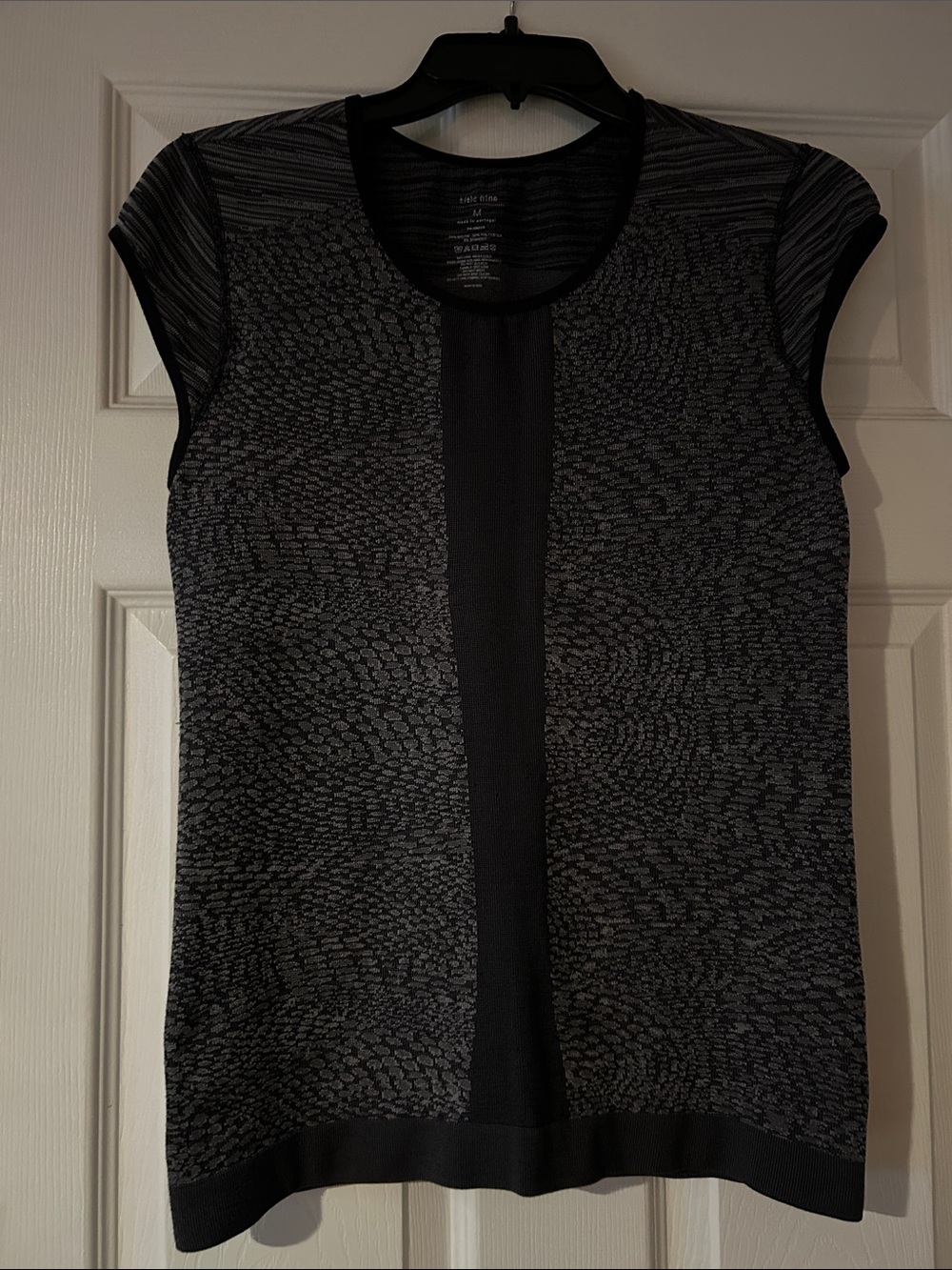 Title Nine Black and Gray Short Sleeve Top